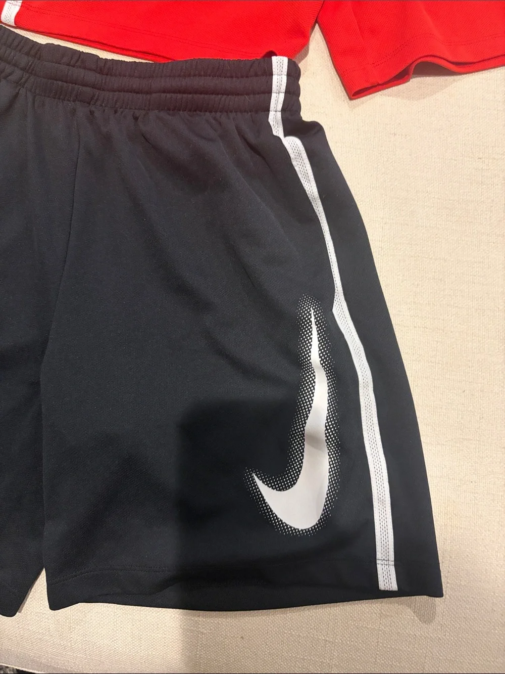 nike dri fit boys shorts set of 2 sz large black and red